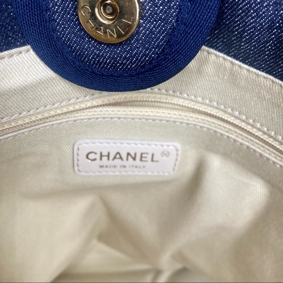 ❤️ SOLD Chanel Small Denim Blue Deauville Tote with gold hardware - Picture 9 of 16